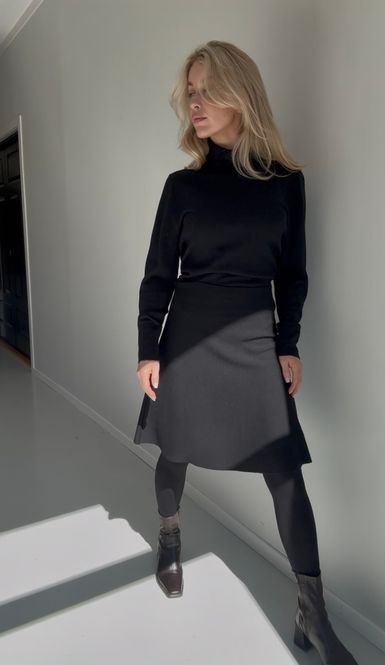 Hovedbilde Amuse Genser Mathilde BlackAW25